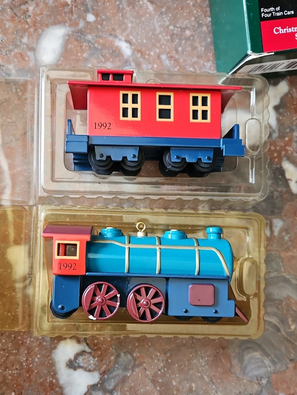 NWT Vintage 90's Hallmark Christmas Skyline Collection Train Set
